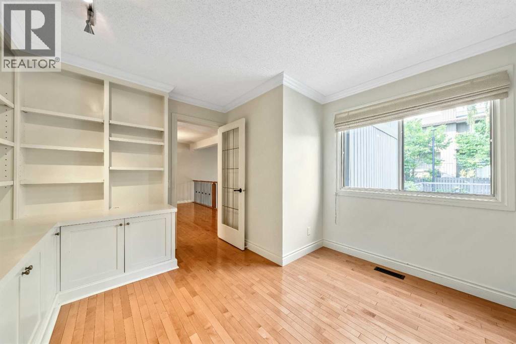 Single Family House for Sale in    Avenue SW Lakeview Calgary 