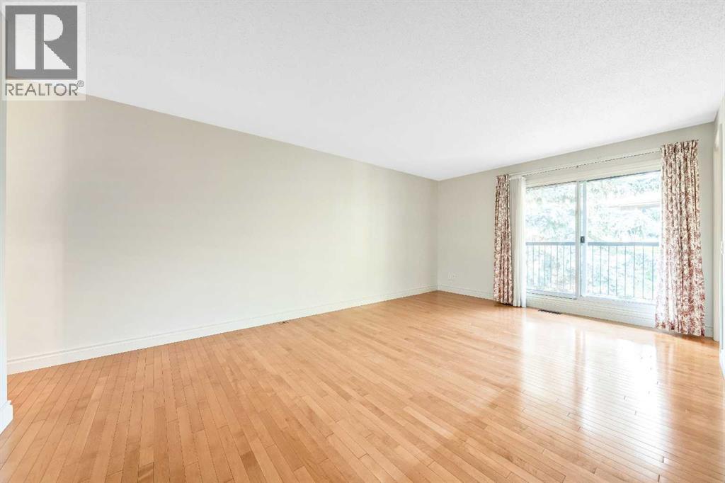 Single Family House for Sale in    Avenue SW Lakeview Calgary 