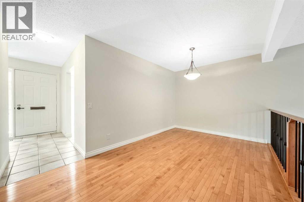 Single Family House for Sale in    Avenue SW Lakeview Calgary 