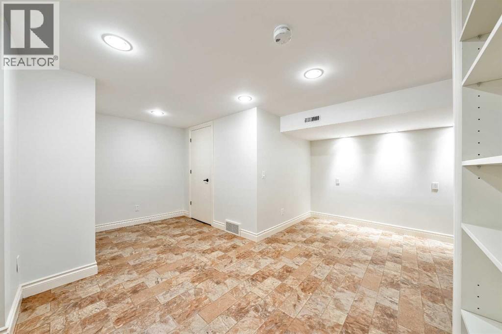 Single Family House for Sale in    Avenue SW Lakeview Calgary 