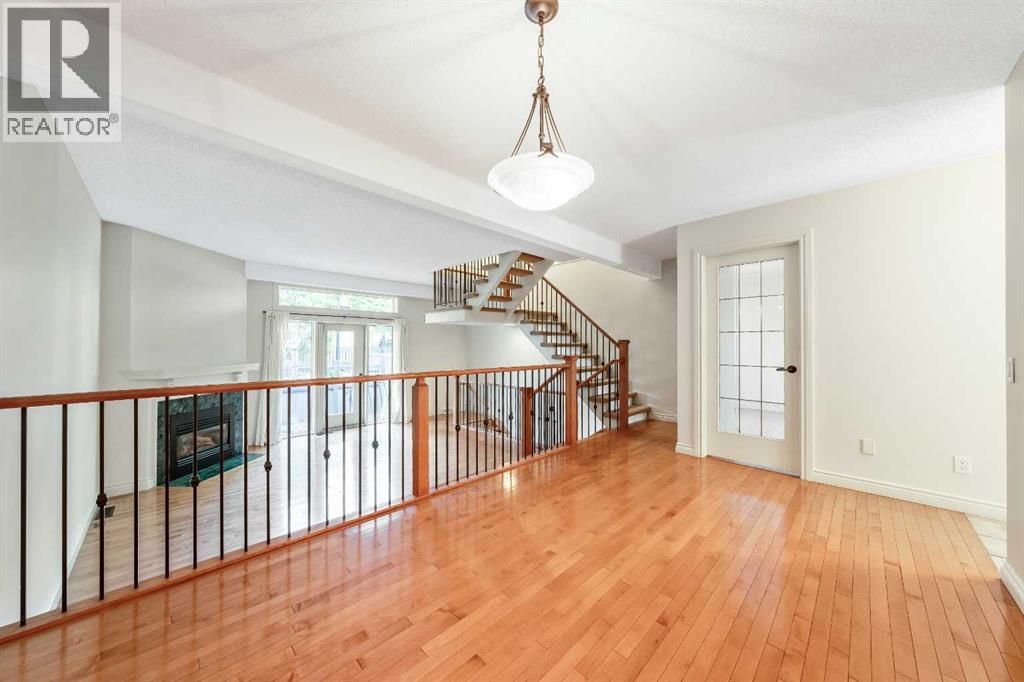 Single Family House for Sale in    Avenue SW Lakeview Calgary 