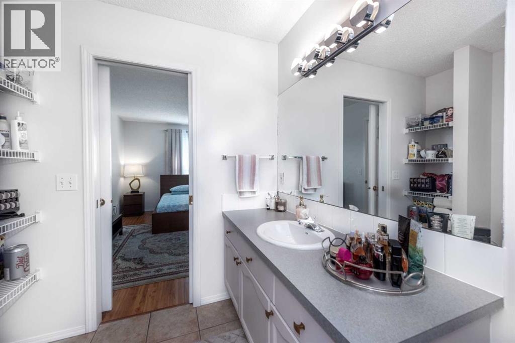 Single Family House for Sale in  Harvest Gold Place NE Harvest Hills Calgary 