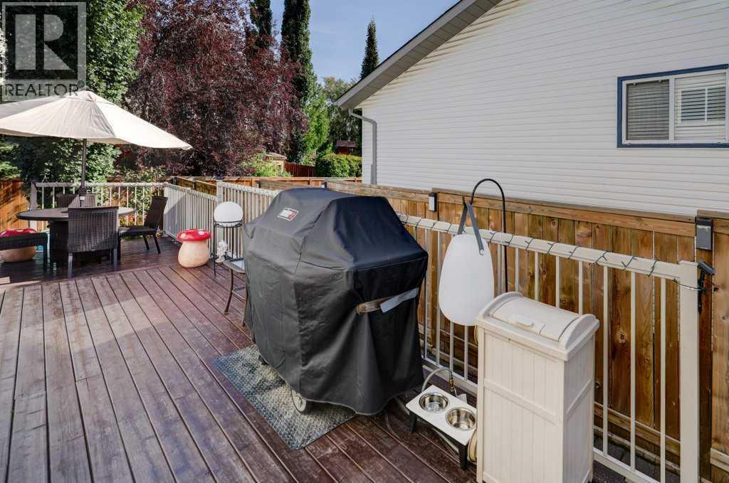 Single Family House 4 Level for Sale in  Citadel Hills Circle NW Citadel Calgary 