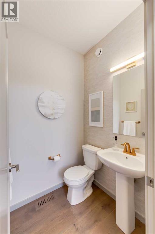 Single Family House for Sale in  Starling Boulevard NW Moraine Calgary 