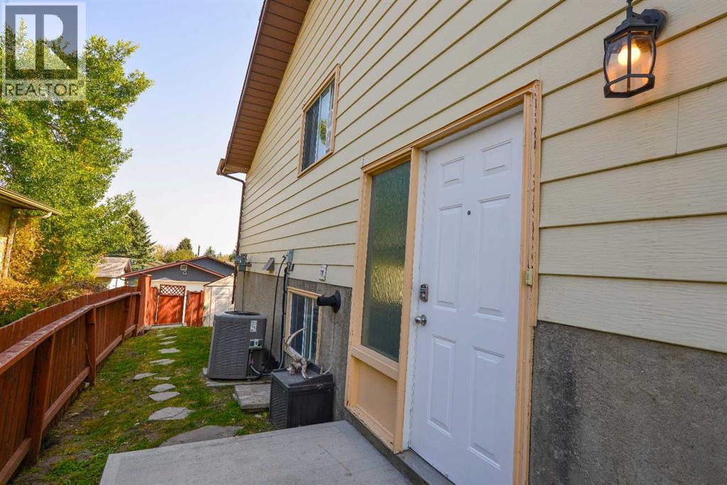 Single Family House Bi-level for Sale in  Centre Street NE Beddington Heights Calgary 