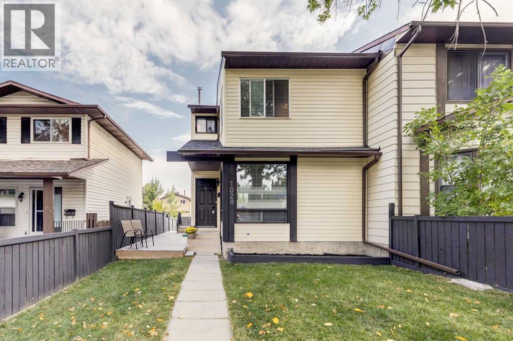 Single Family House for Sale in  Berkley Drive NW Beddington Heights Calgary 