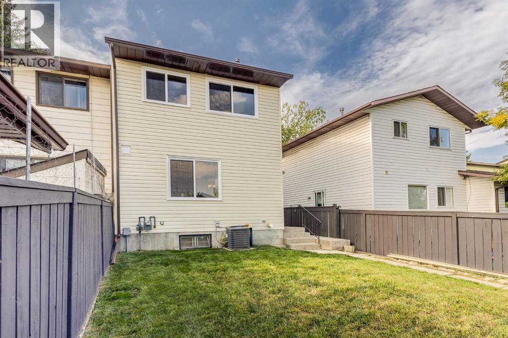 Single Family House for Sale in  Berkley Drive NW Beddington Heights Calgary 