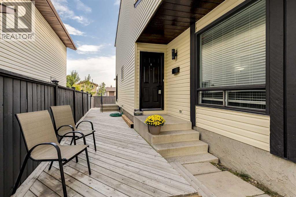 Single Family House for Sale in  Berkley Drive NW Beddington Heights Calgary 