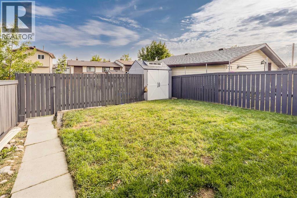 Single Family House for Sale in  Berkley Drive NW Beddington Heights Calgary 