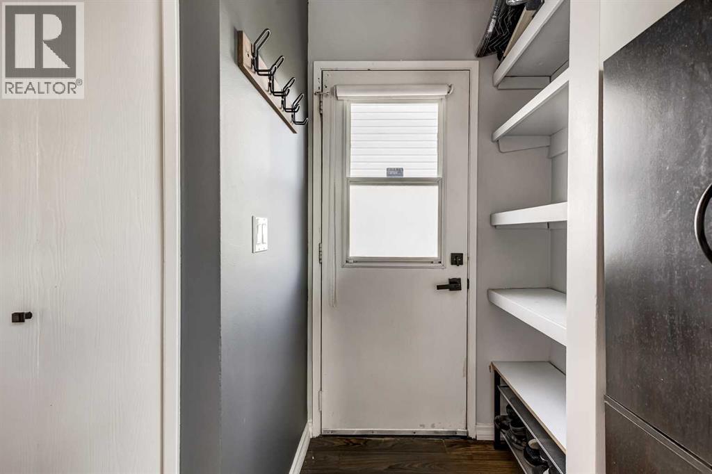 Single Family House for Sale in  Berkley Drive NW Beddington Heights Calgary 