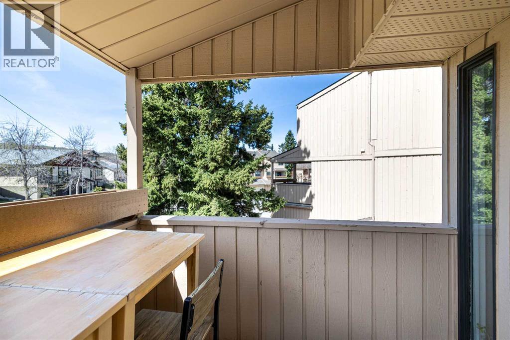 Single Family House 4 Level for Sale in  Beacham Way NW Beddington Heights Calgary 
