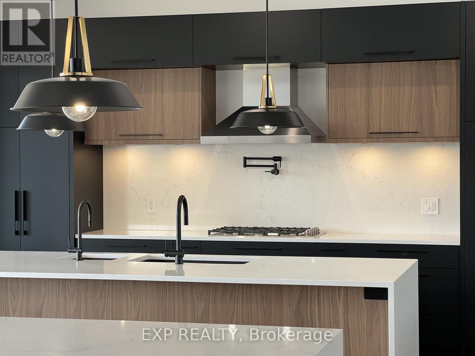 Single Family House Bungalow for Sale in  MERRITT COURT North Middlesex (Parkhill) 