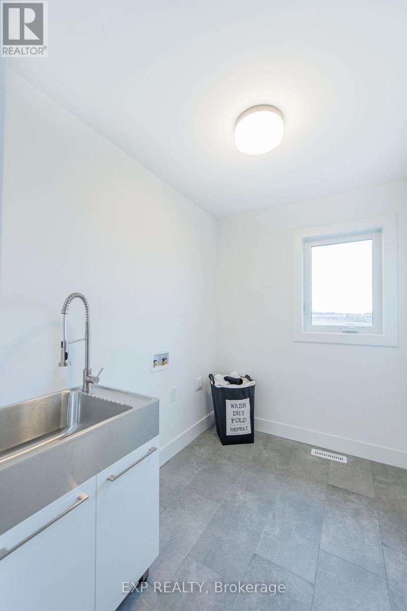 Single Family House Bungalow for Sale in  MERRITT COURT North Middlesex (Parkhill) 