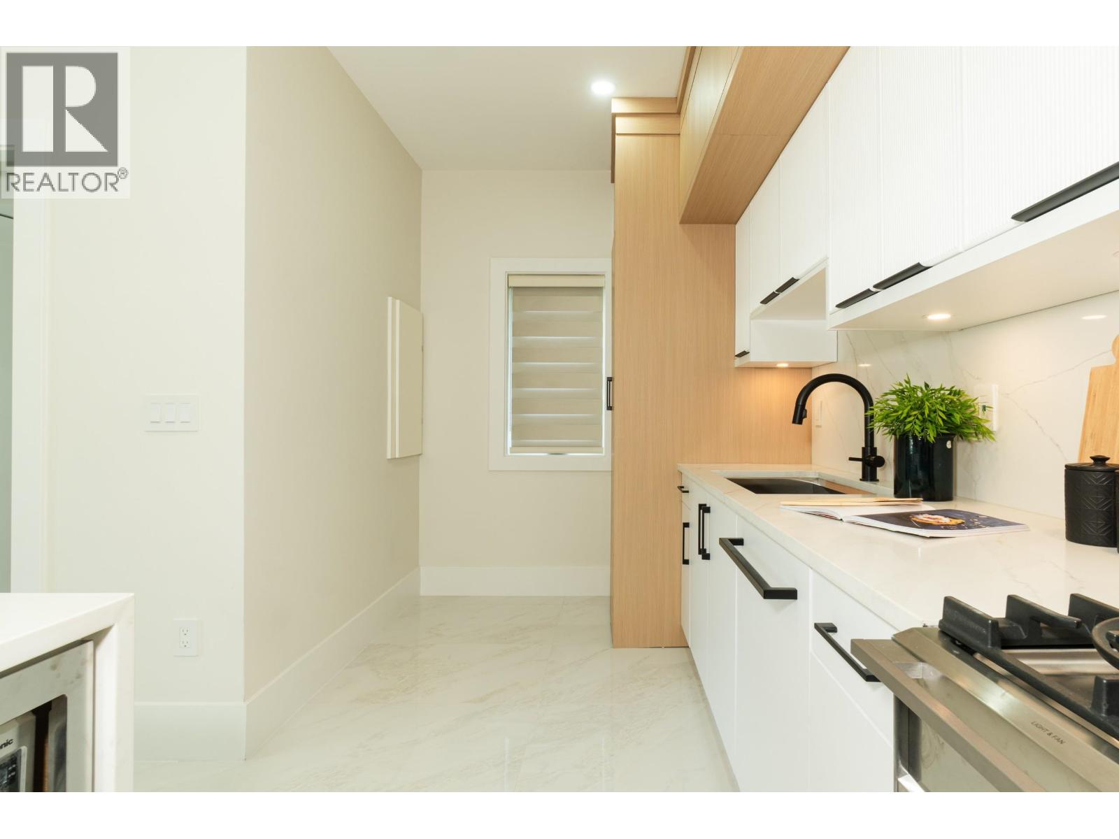 1552 W 66TH AVENUE, Vancouver