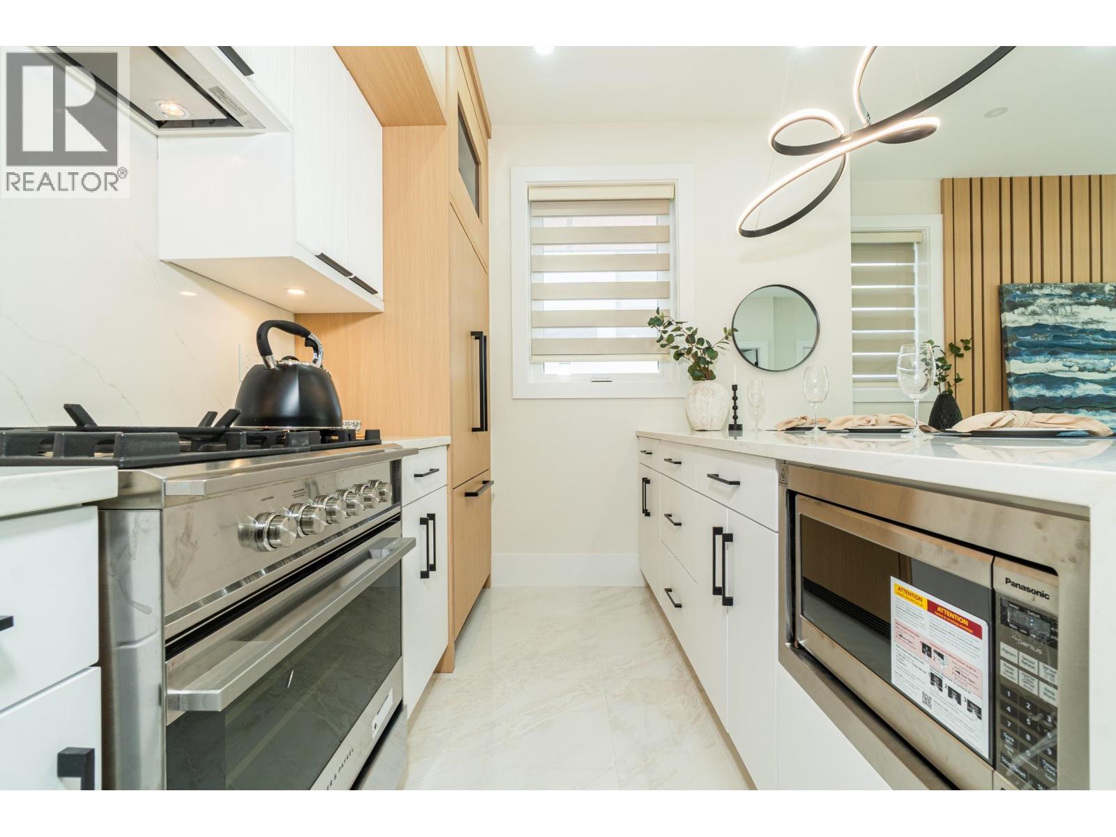 1552 W 66TH AVENUE, Vancouver