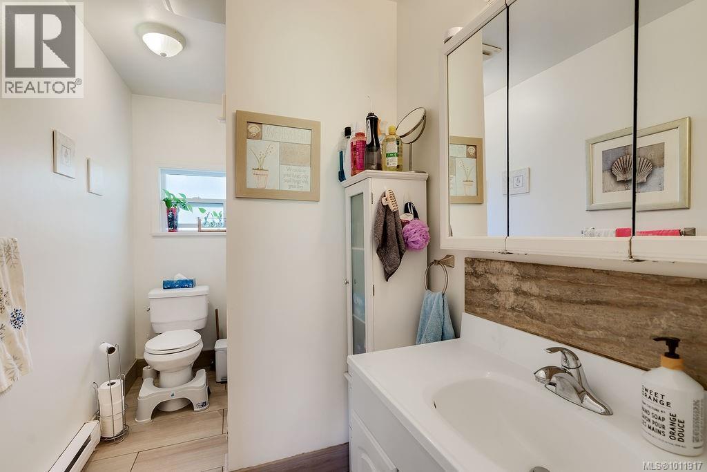  3222 Millgrove Street, Saanich