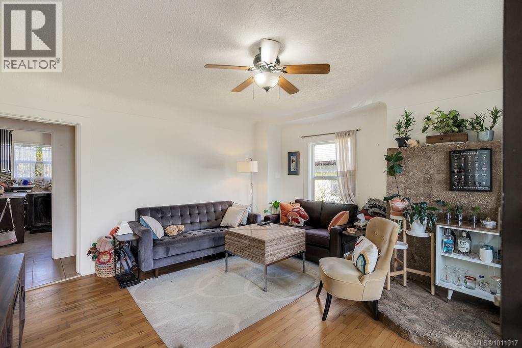 3222 Millgrove Street, Saanich