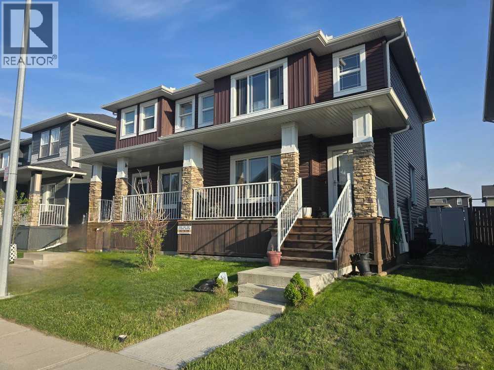 Single Family House for Sale in  Redstone Common NE Redstone Calgary 