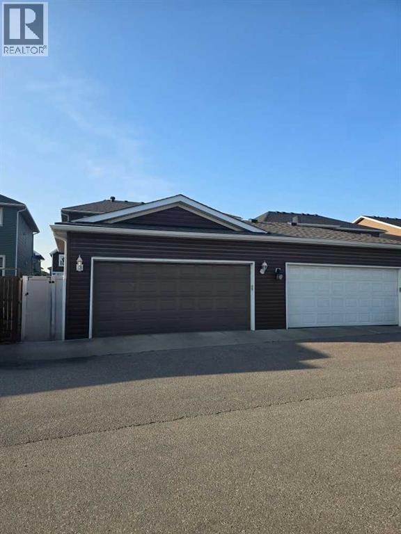 Single Family House for Sale in  Redstone Common NE Redstone Calgary 