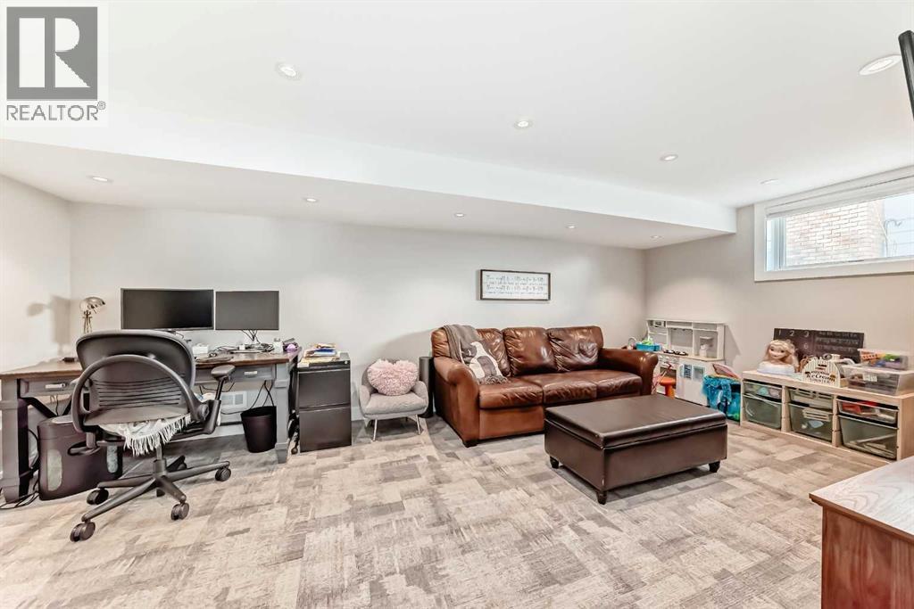 Single Family House Bungalow for Sale in   Avenue SW Richmond Calgary 