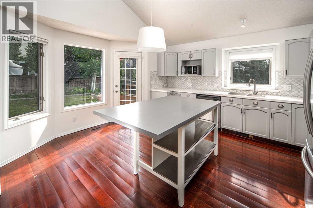 Single Family House for Sale in  Sierra Morena Place SW Signal Hill Calgary 