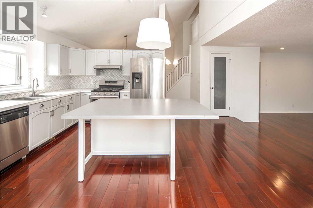 Single Family House for Sale in  Sierra Morena Place SW Signal Hill Calgary 