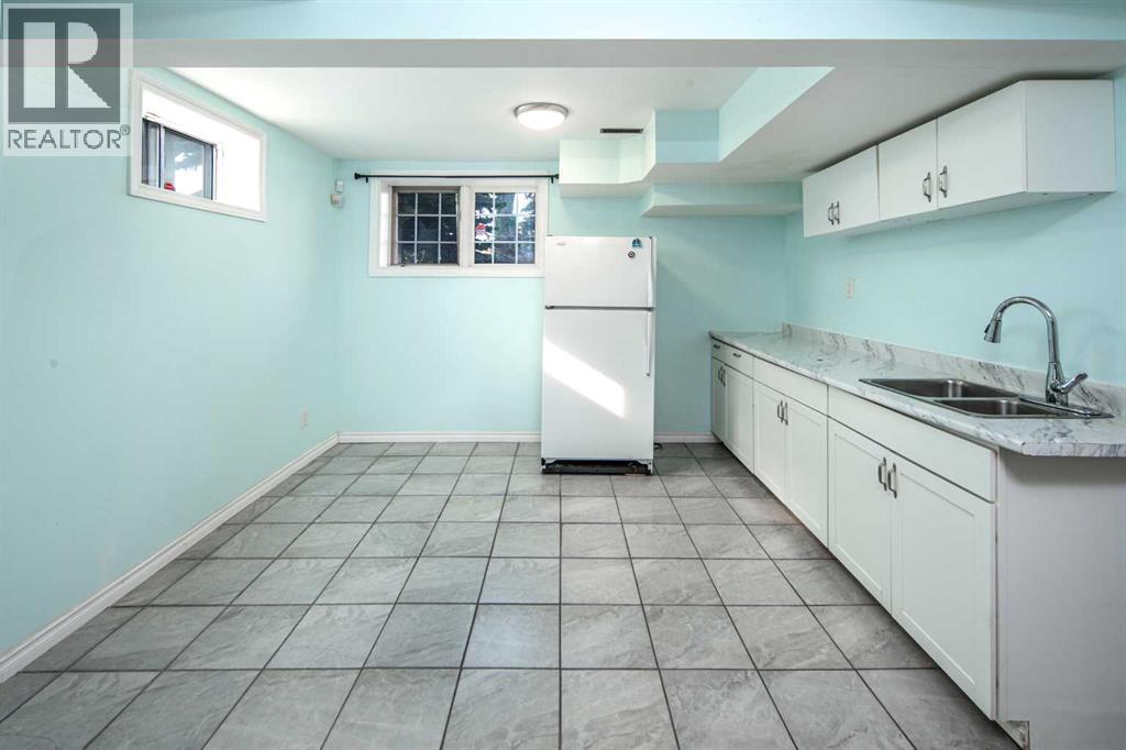 Single Family House for Sale in  Sierra Morena Place SW Signal Hill Calgary 