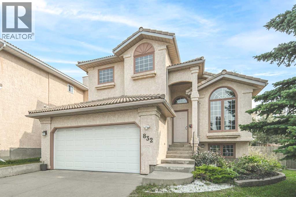 Single Family House for Sale in  Sierra Morena Place SW Signal Hill Calgary 