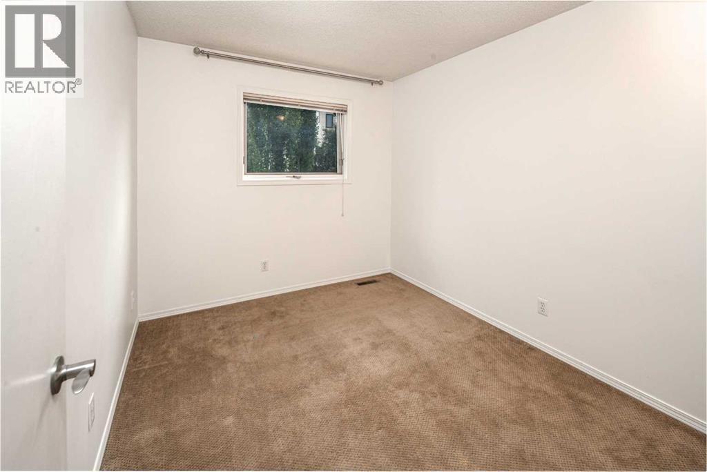 Single Family House for Sale in  Sierra Morena Place SW Signal Hill Calgary 