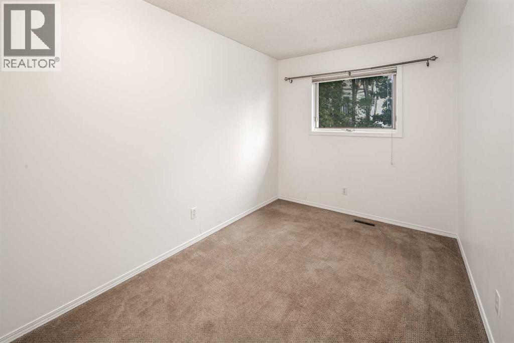 Single Family House for Sale in  Sierra Morena Place SW Signal Hill Calgary 