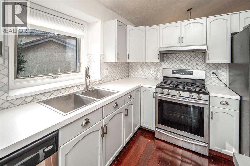 Single Family House for Sale in  Sierra Morena Place SW Signal Hill Calgary 