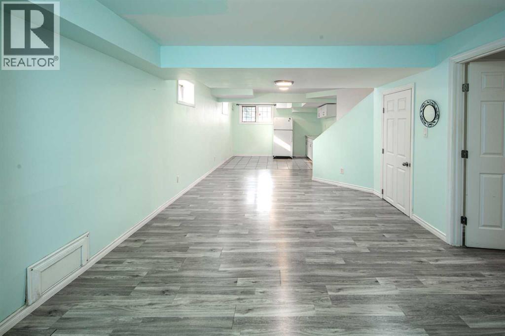 Single Family House for Sale in  Sierra Morena Place SW Signal Hill Calgary 