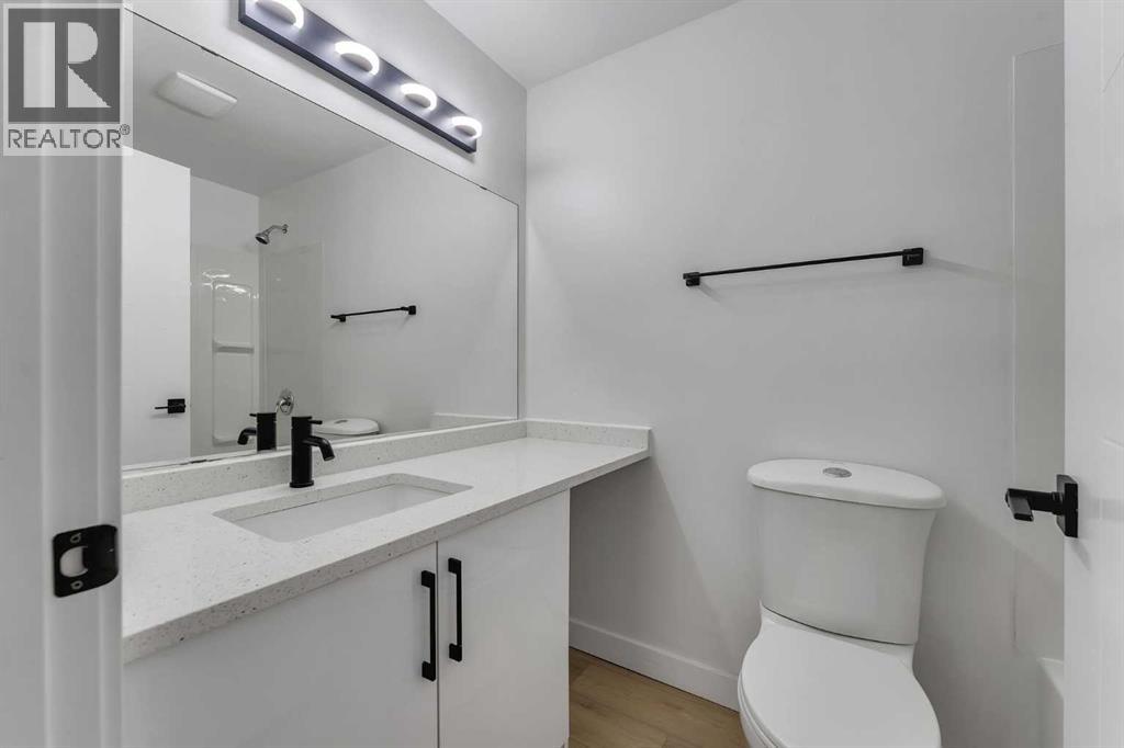 Single Family House Bi-level for Sale in  Pinemont Bay NE Pineridge Calgary 