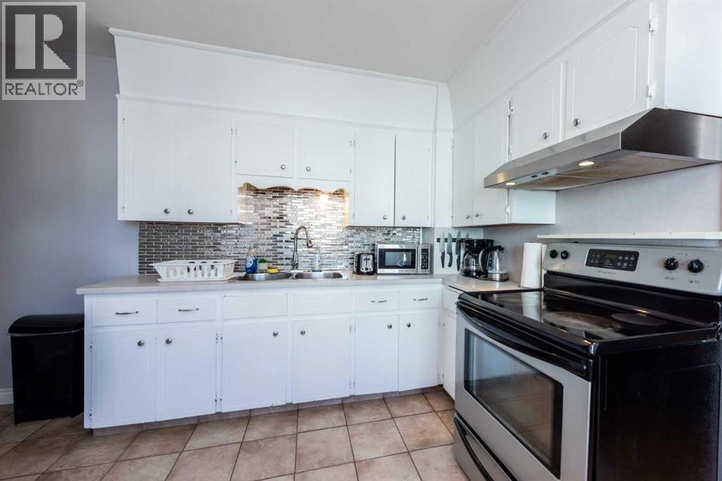 Single Family House Bungalow for Sale in   Avenue NE Renfrew Calgary 