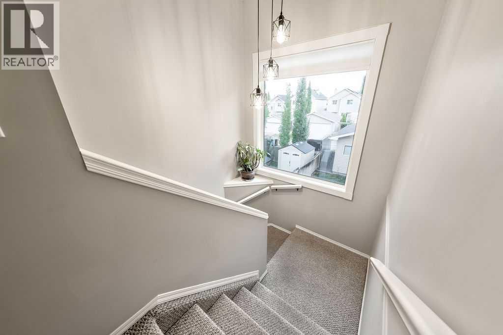 Single Family House for Sale in  tuscany Drive NW Tuscany Calgary 