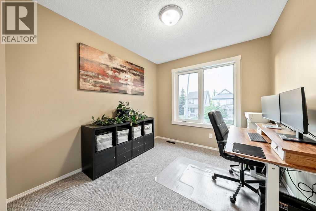 Single Family House for Sale in  tuscany Drive NW Tuscany Calgary 