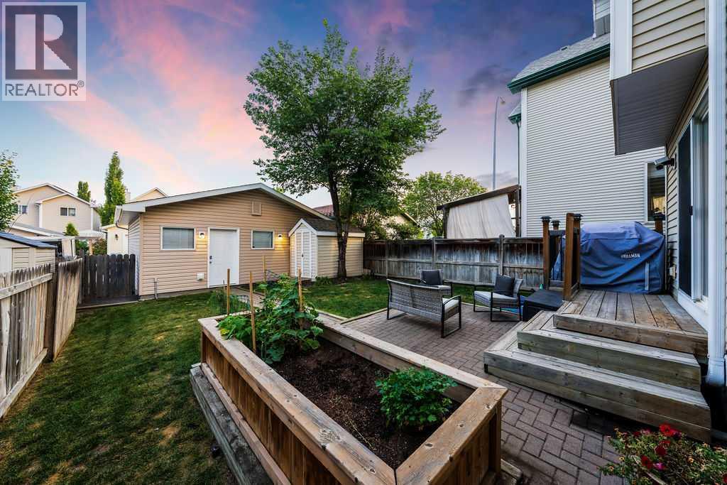 Single Family House for Sale in  tuscany Drive NW Tuscany Calgary 
