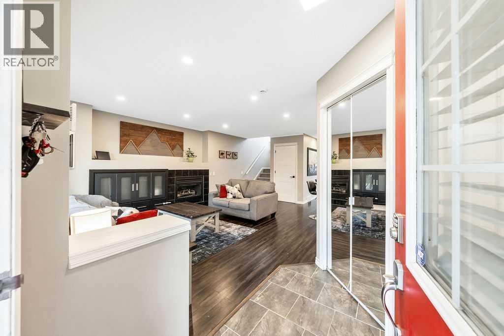 Single Family House for Sale in  tuscany Drive NW Tuscany Calgary 