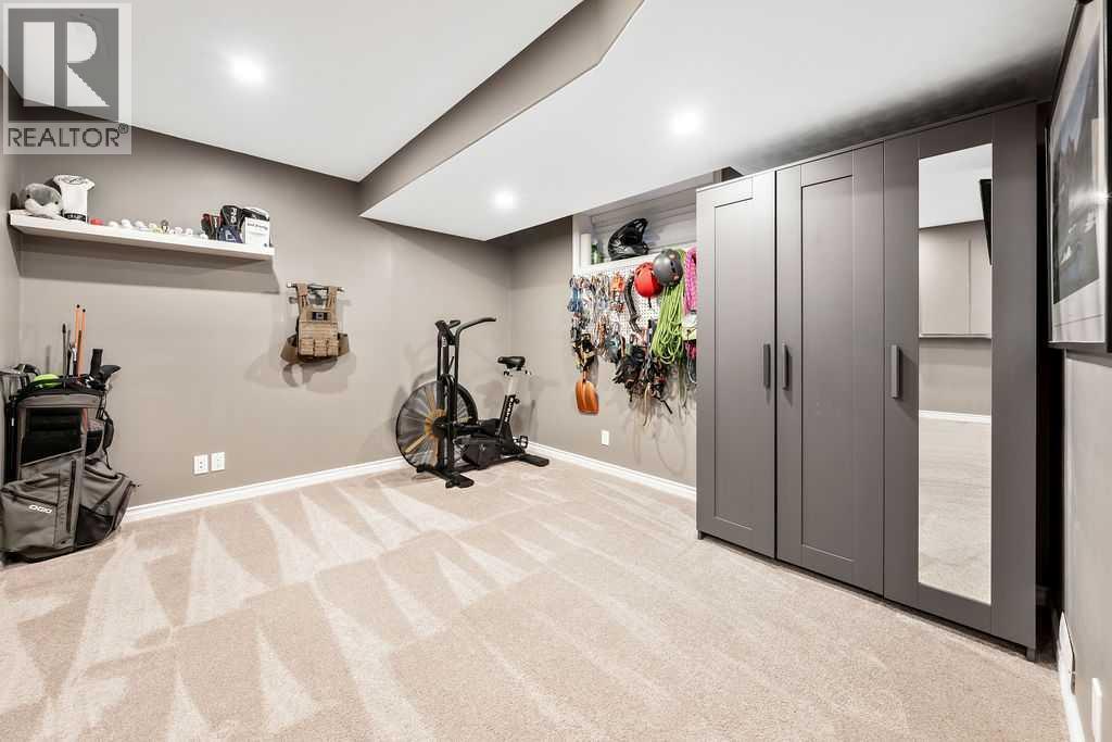 Single Family House for Sale in  tuscany Drive NW Tuscany Calgary 