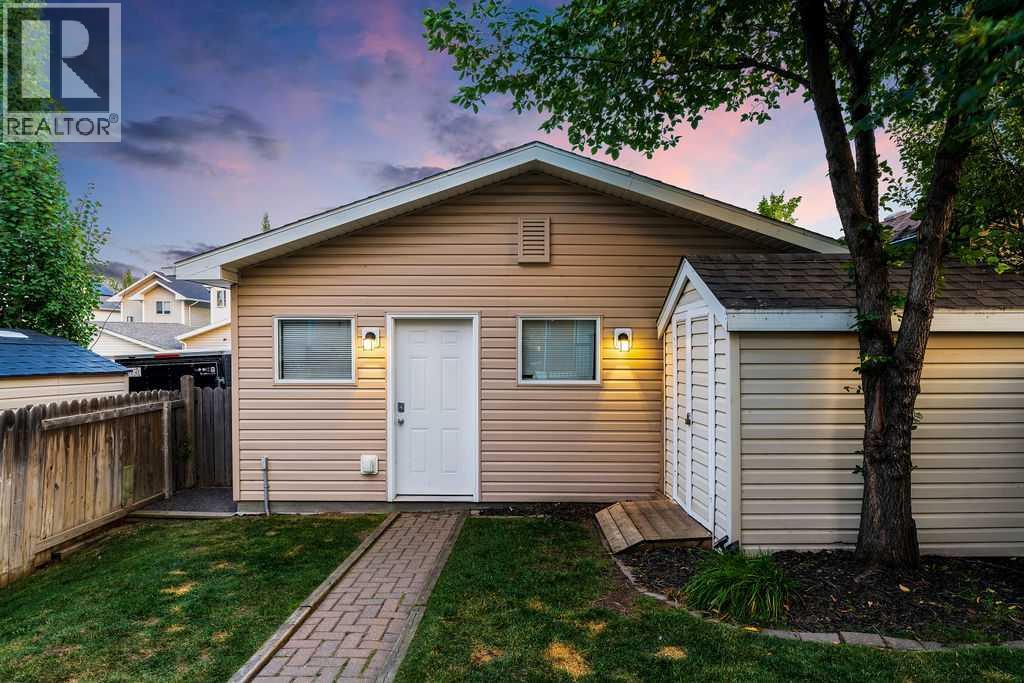 Single Family House for Sale in  tuscany Drive NW Tuscany Calgary 