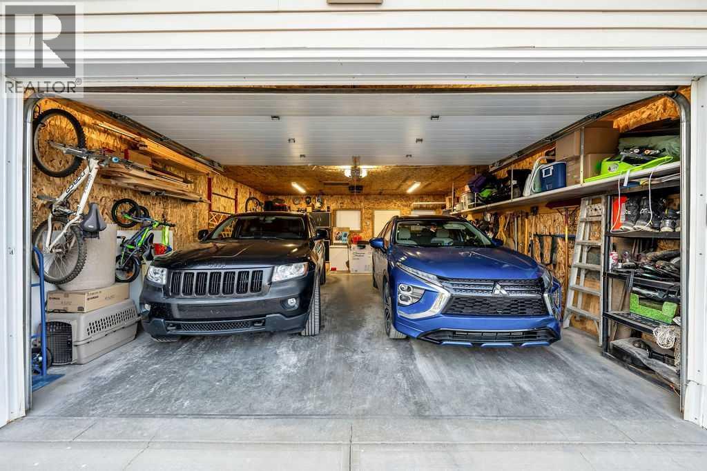 Single Family House for Sale in  tuscany Drive NW Tuscany Calgary 