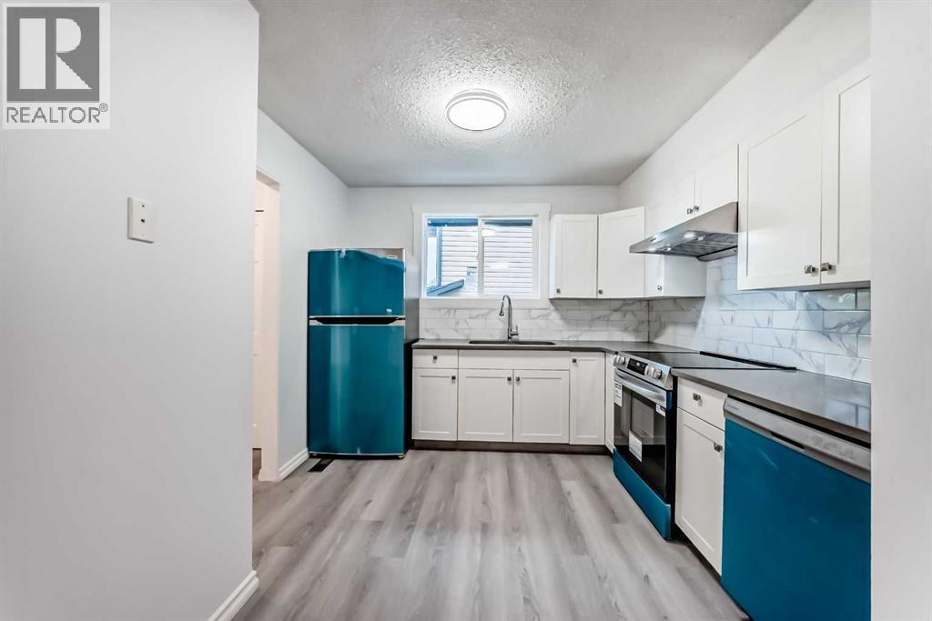 Single Family House Bi-level for Sale in  Bearberry Close NW Beddington Heights Calgary 