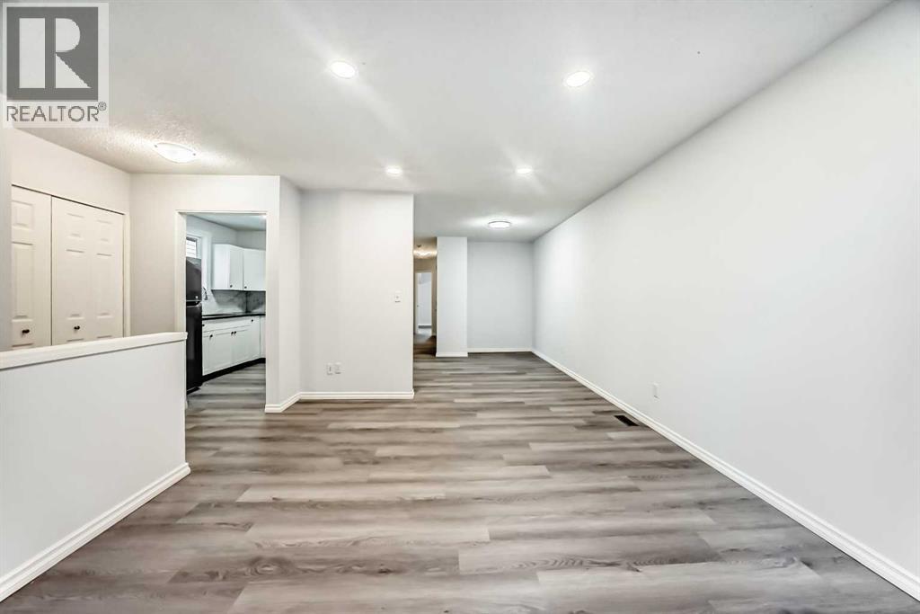 Single Family House Bi-level for Sale in  Bearberry Close NW Beddington Heights Calgary 