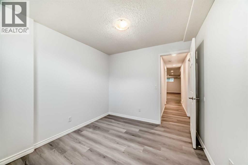 Single Family House Bi-level for Sale in  Bearberry Close NW Beddington Heights Calgary 