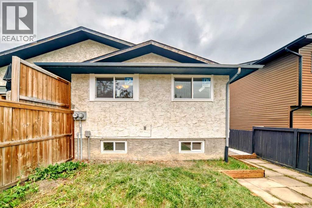 Single Family House Bi-level for Sale in  Bearberry Close NW Beddington Heights Calgary 