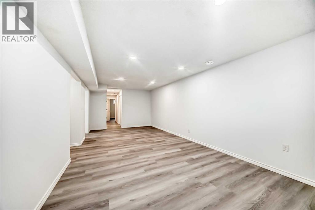 Single Family House Bi-level for Sale in  Bearberry Close NW Beddington Heights Calgary 