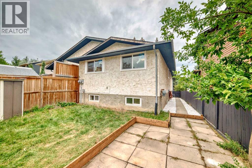 Single Family House Bi-level for Sale in  Bearberry Close NW Beddington Heights Calgary 