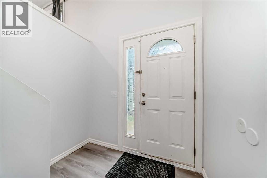 Single Family House Bi-level for Sale in  Bearberry Close NW Beddington Heights Calgary 