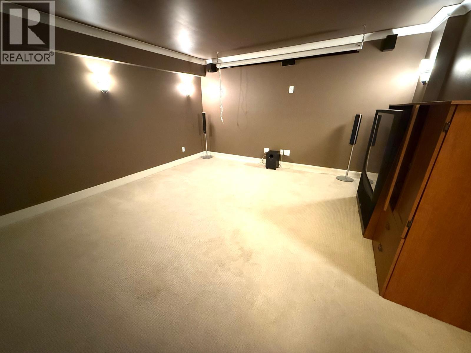 1017 CANYON BOULEVARD, North Vancouver