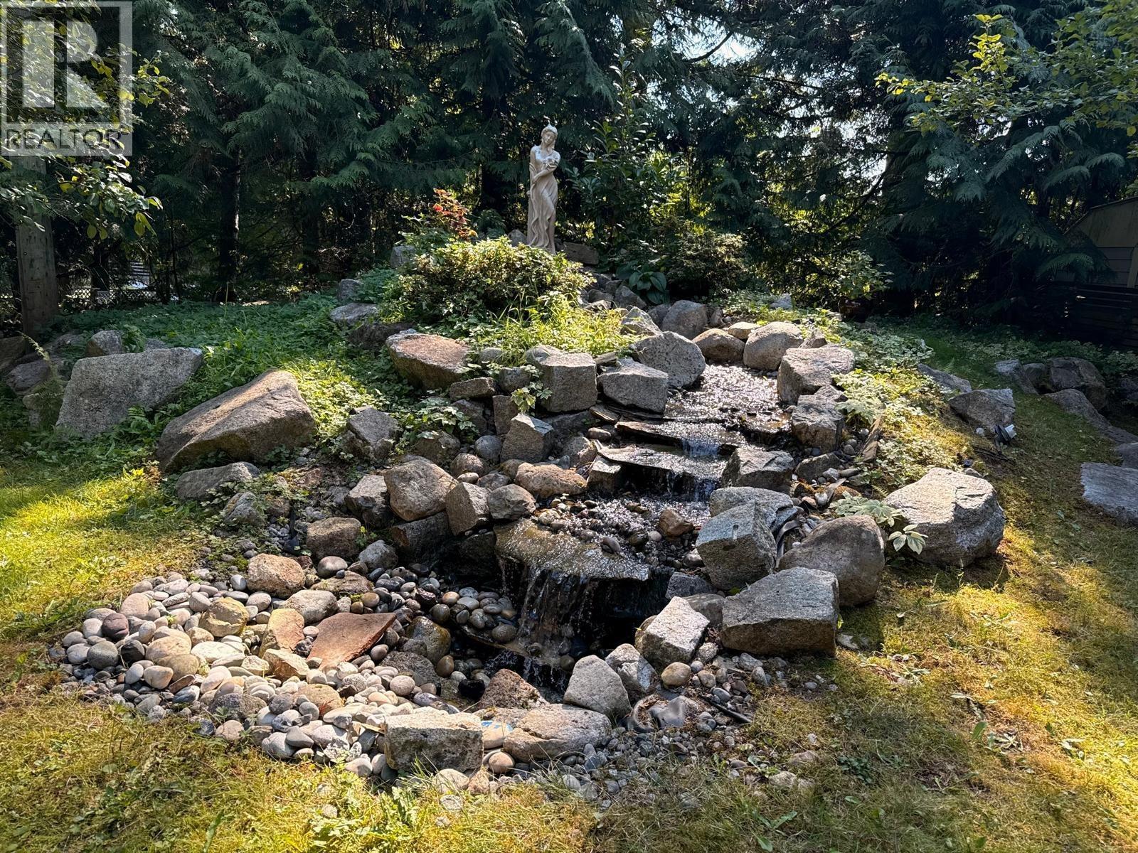 1017 CANYON BOULEVARD, North Vancouver